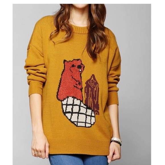 Cozy Sweater with Beaver Design - Picture 6 of 6